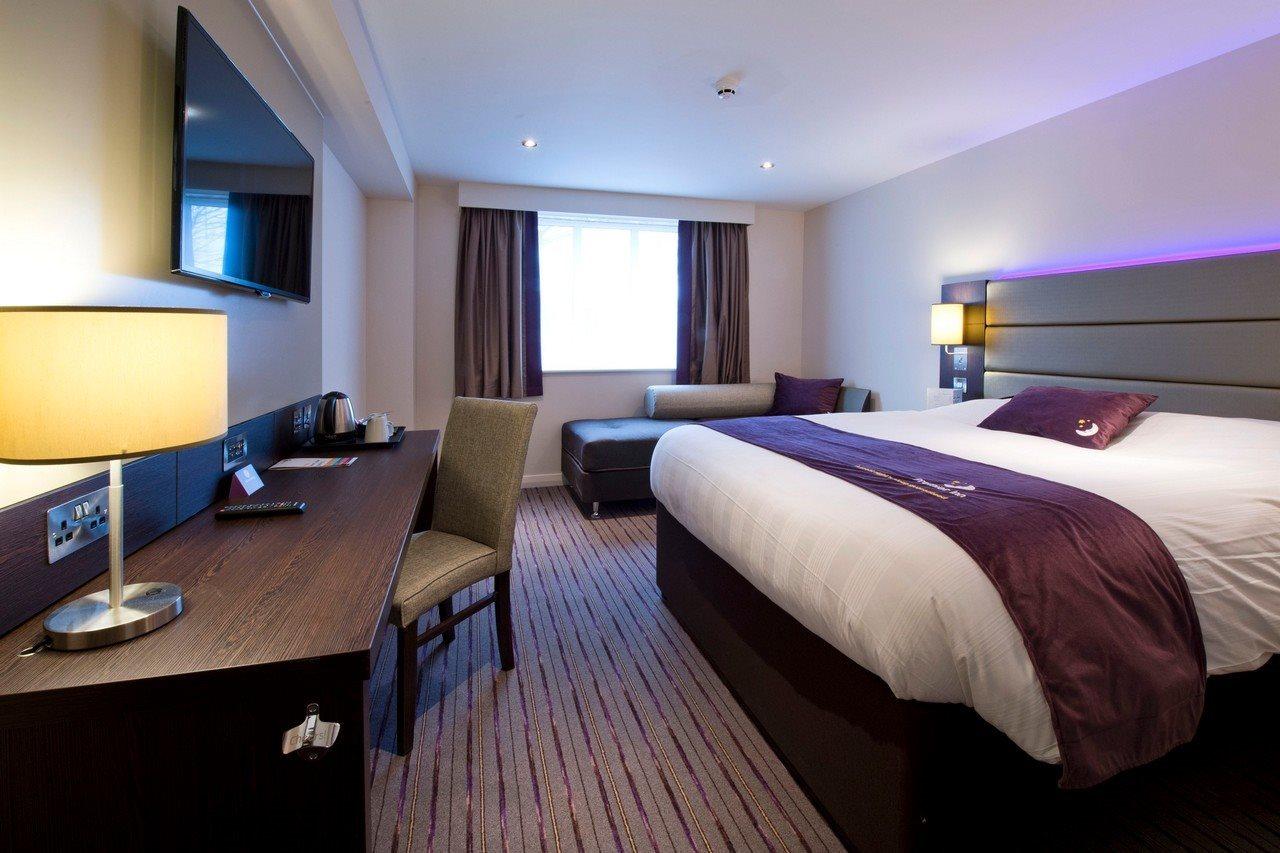 Premier Inn Ware Luaran gambar