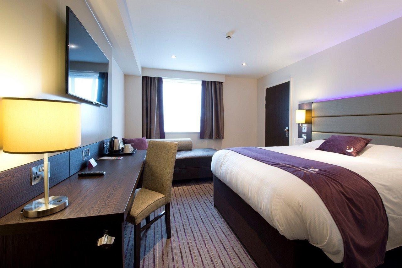 Premier Inn Ware Luaran gambar